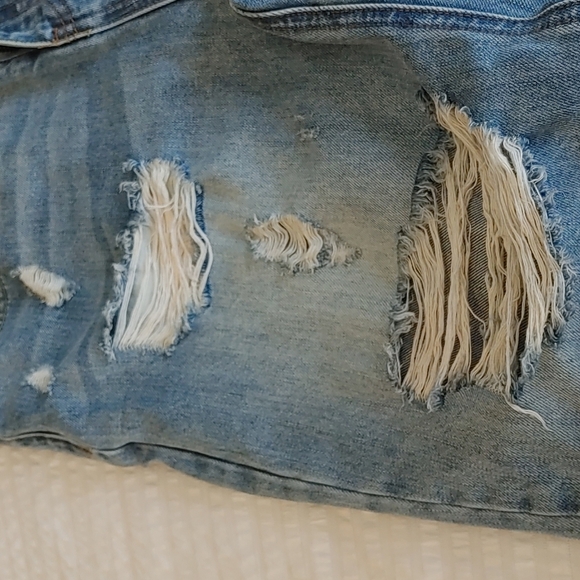 💚Saint Morta Men's distressed Denim Shorts - Picture 2 of 6